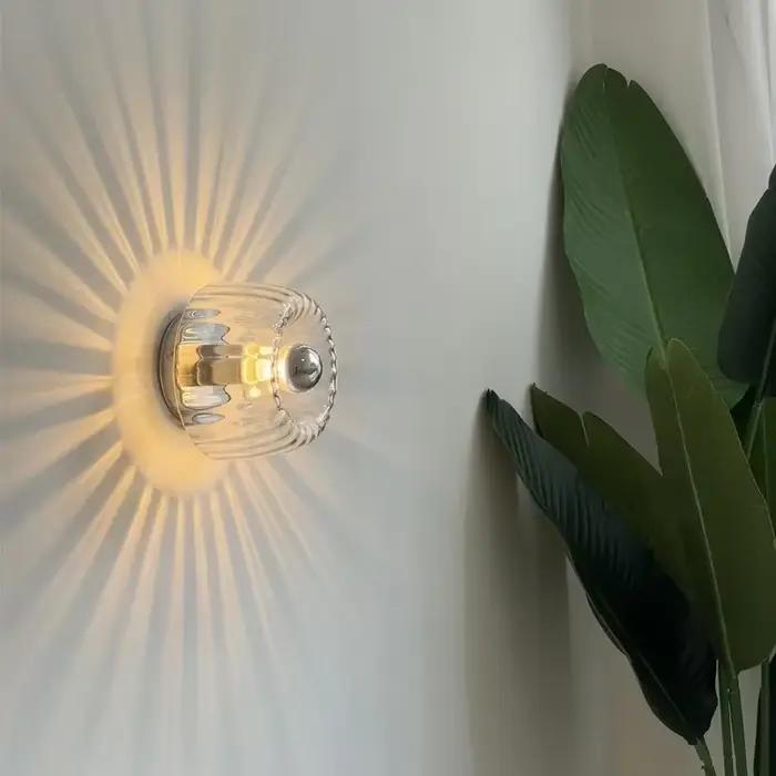 Applique murale moderne en verre Bauhaus avec effet sur le mur salon déco