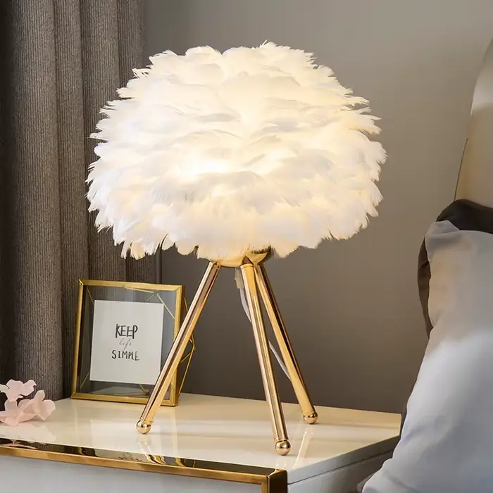 Lampe de Table en plumes pour chambre à coucher