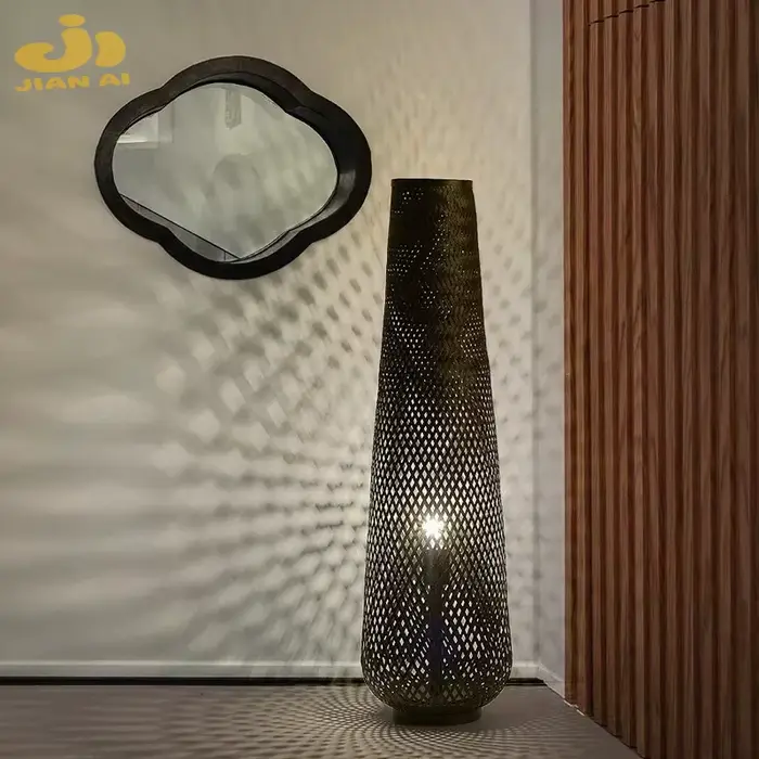 Lampadaire LED tissé en bambou tissé à la main