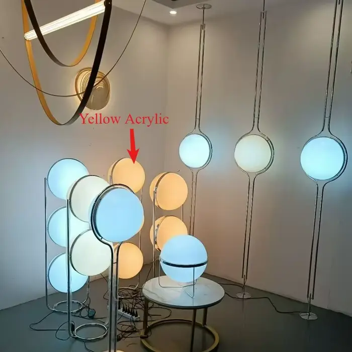 Lampadaire moderne créatif en métal chromé